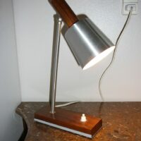 Lyfa Silva bordlampe Aluminium og palisander