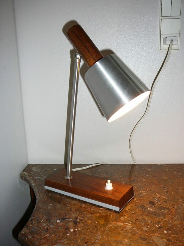 Lyfa Silva bordlampe Aluminium og palisander