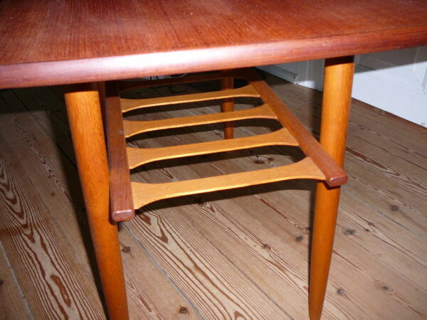 Bådformet sofabord i teak og eg med hylde - Image 3