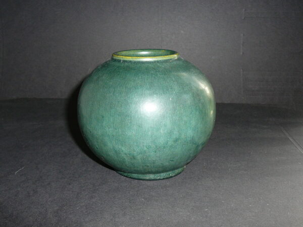 Kugleformet vase Holbæk grøn harepels glasur - Image 3