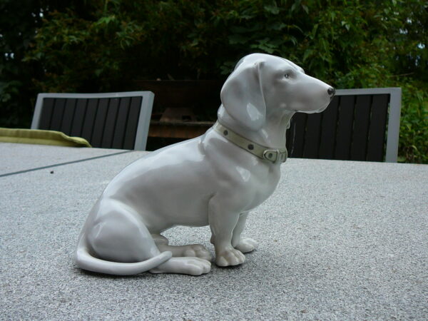 Tysk figur af gravhund F. Pfeffer - Image 2
