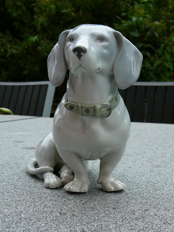 Tysk figur af gravhund F. Pfeffer - Image 3