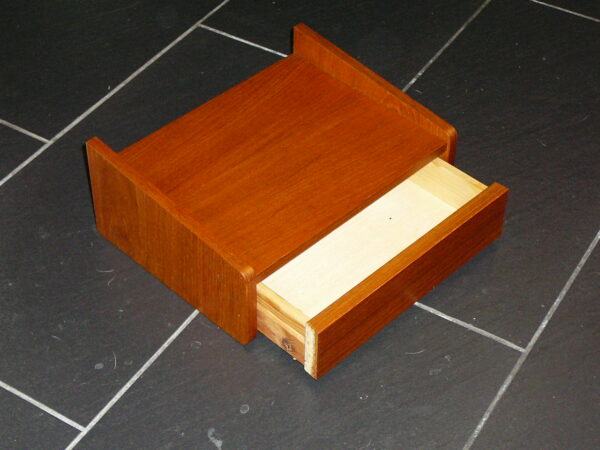 et par (2 stk) væghængte sengeborde i teak - Image 8