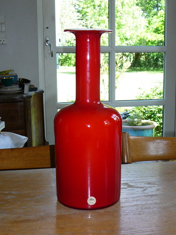 Otto Brauer flaskevase Holmegaard Koral rød/opal