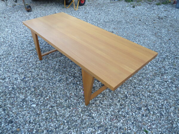 Illum Wikkelsø Sofabord model 115 i eg