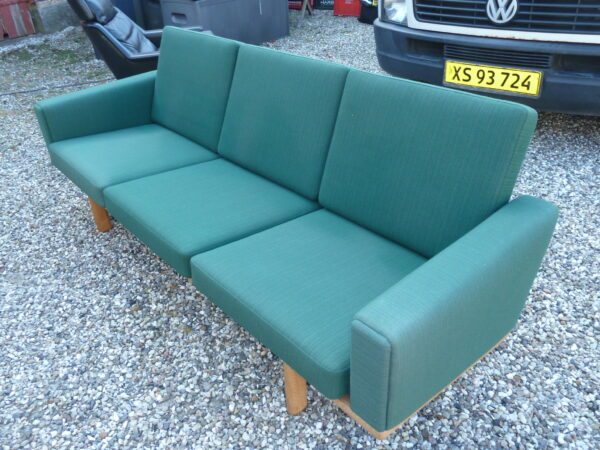 Hans J. Wegner sofa GE236 Eg - Image 4