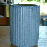 Cylindrisk riflet vase L Hjorth