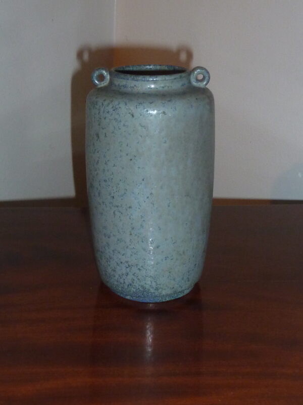 Arne Bang cylindrisk vase med øre model nr 322