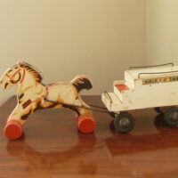 Flot vintage LEGO mælk og smør vogn med hest i træ