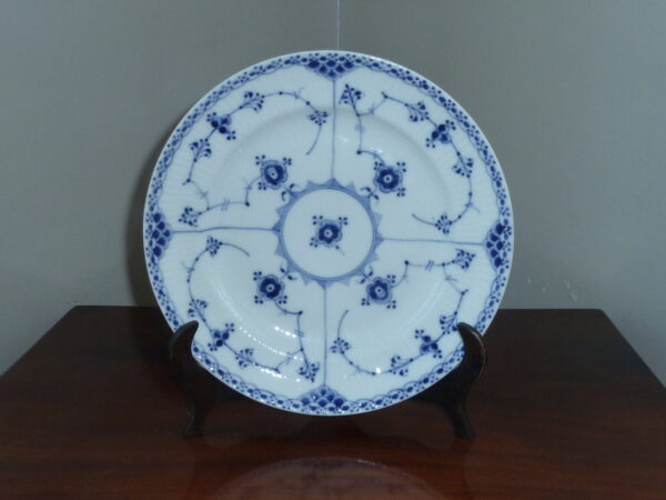 Royal Copenhagen musselmalet halvblonde frokost tallerken 1-572
