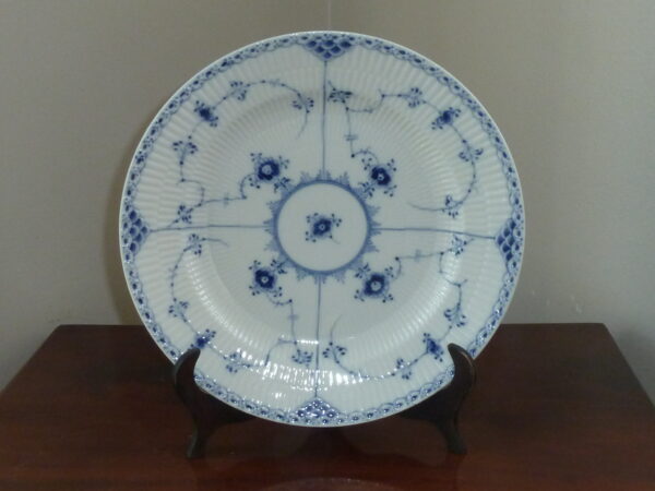 Royal Copenhagen musselmalet halvblonde middagstallerken 1-571 - Image 4