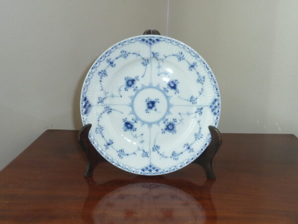 Royal Copenhagen musselmalet halvblonde silde tallerken 1-573