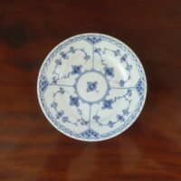 Royal Copenhagen musselmalet halvblonde sidetallerken 1-575