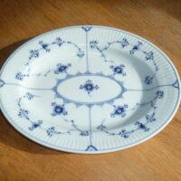 Musselmalet riflet aflangt fad 1-96