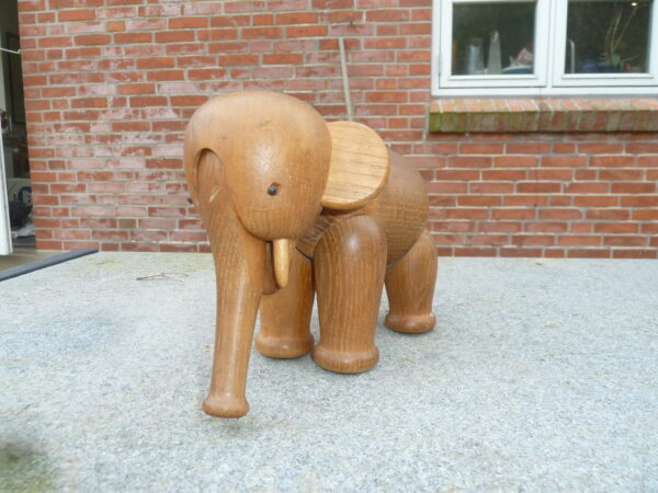 Tidlig Kay Bojesen Elefant i patineret eg